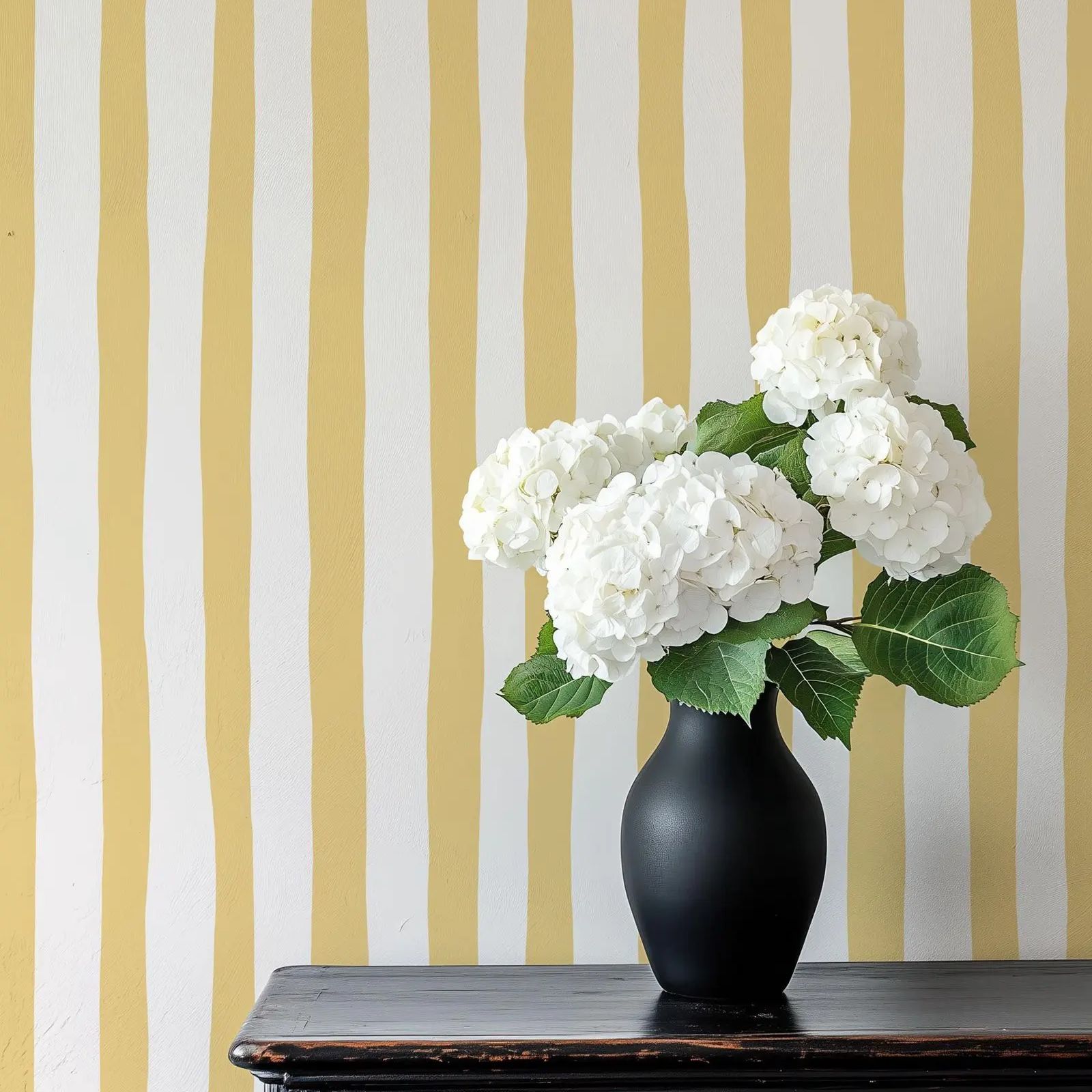 Sunshine Yellow Wobbly Stripes – Baby Nursery Yellow Walls Bewertung und Preis